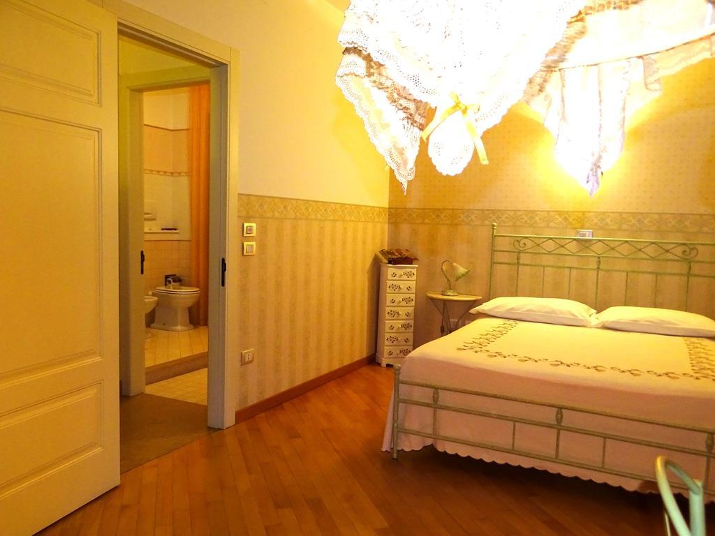 Villa Gioia Rooms Montegranaro Zimmer foto