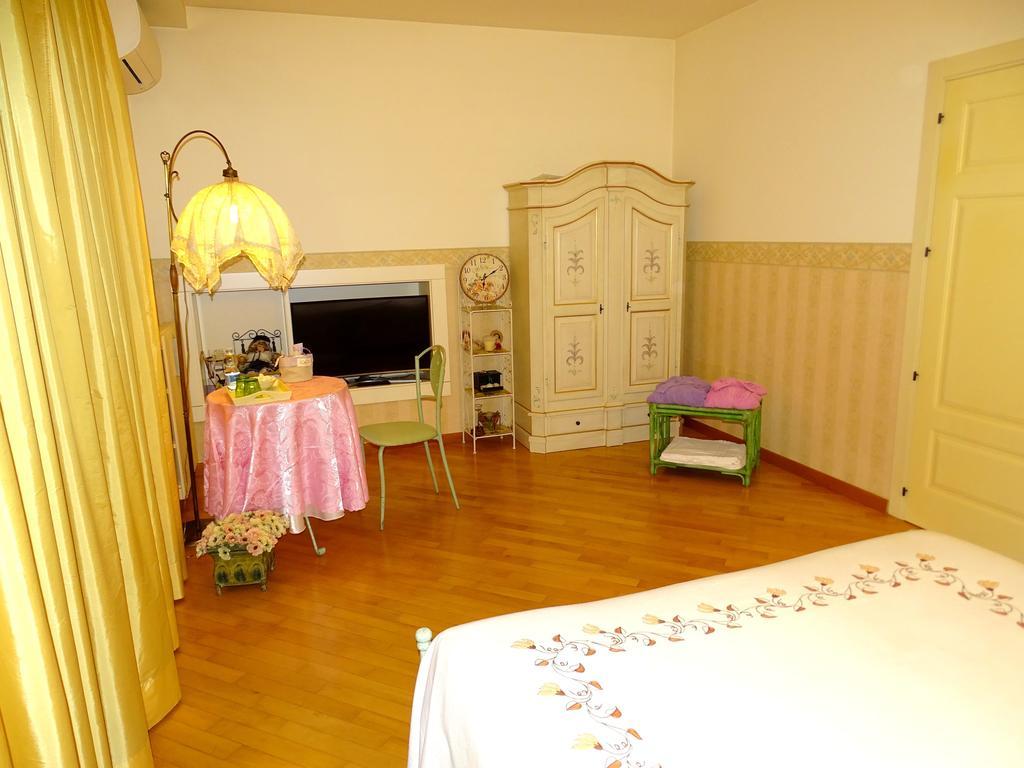 Villa Gioia Rooms Montegranaro Zimmer foto